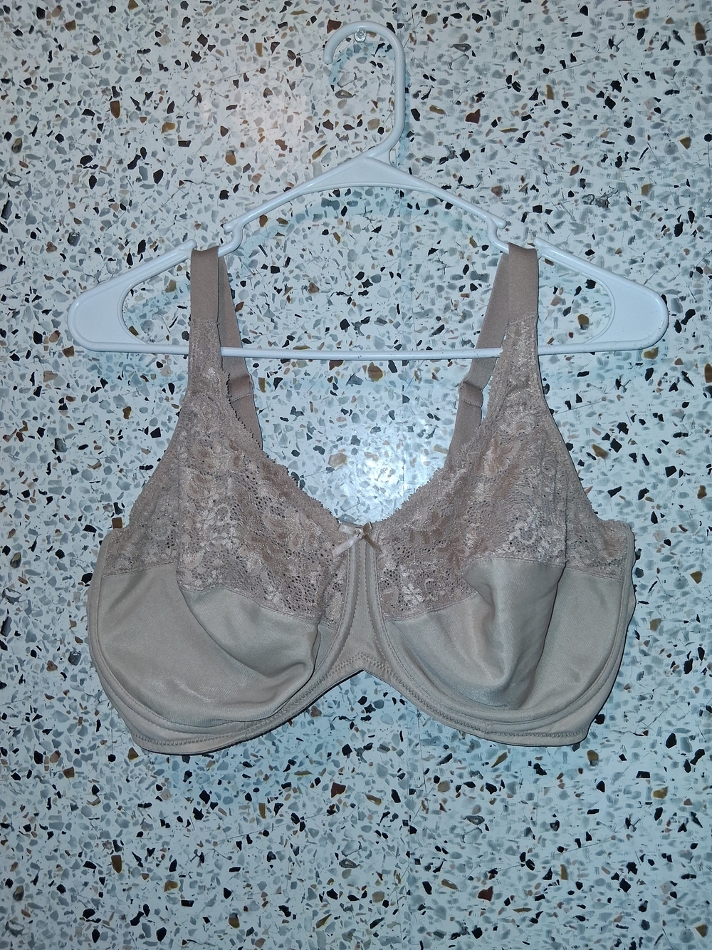 Lillyette Minimizer Bra Size 40DD Nude Beige No Padding With Wires Lace